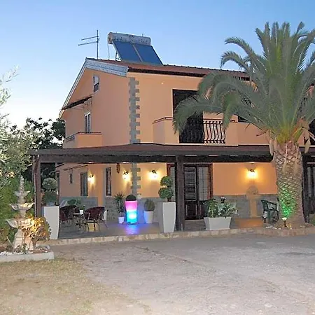 Sunrise Bed & Breakfast 4*